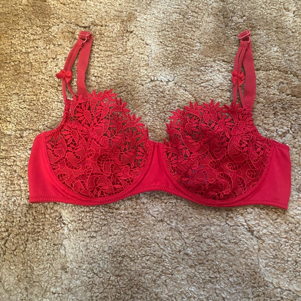 La Femme Red Lingerie Set - Picture 2 of 6
